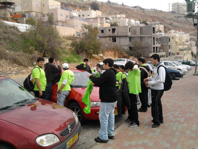 Amit school boys volunteer